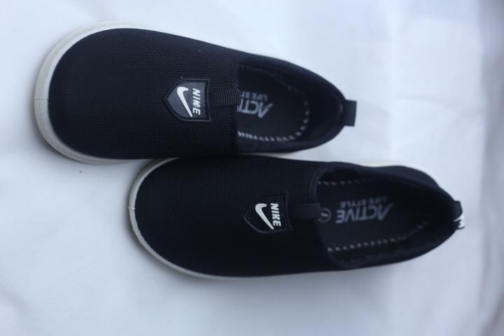 Women's Black Rexine Casual Slip-On Pumps